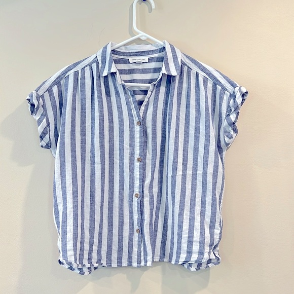 🔥Beach Lunch Lounge Blue and White Striped Button-Up Shirt🔥 - Picture 1 of 6